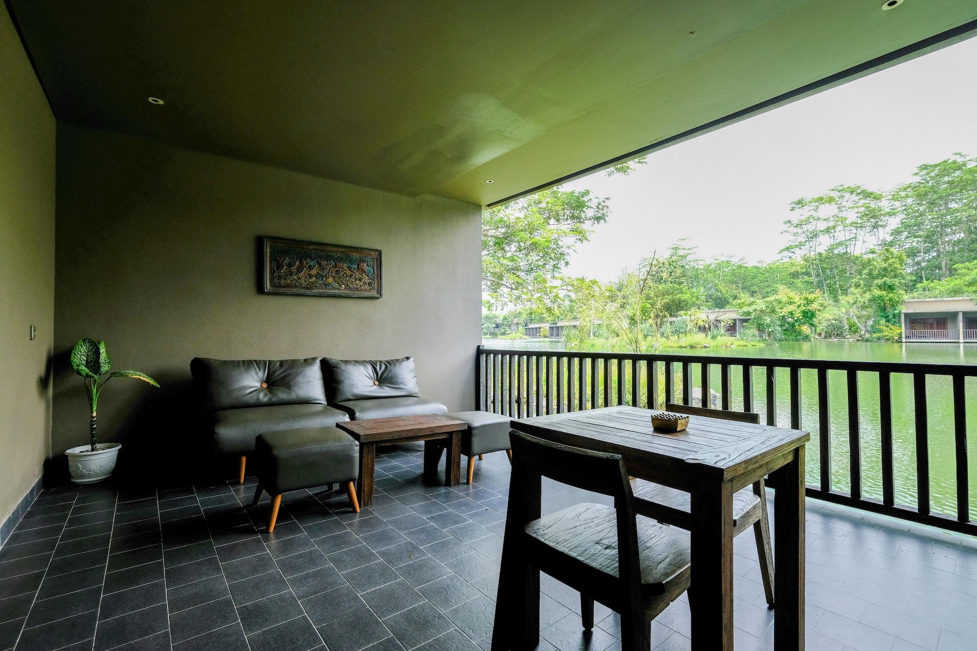 The Westlake Hotel & Resort Yogyakarta Exterior photo