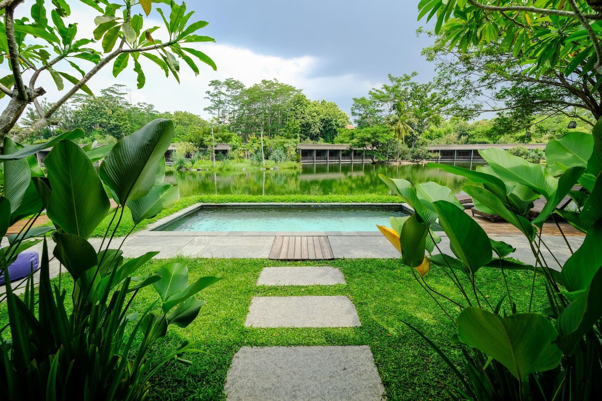 The Westlake Hotel & Resort Yogyakarta Exterior photo